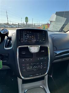 2014 Chrysler Town and Country Touring   - Photo 24 - Albany, OR 97322