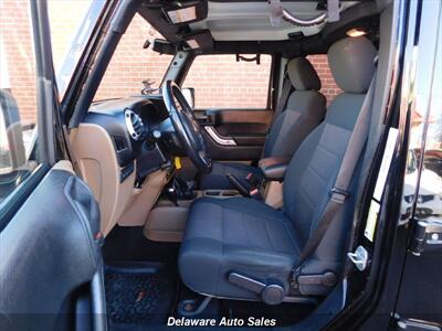 2012 Jeep Wrangler Unlimited Rubicon 4x4 4dr SUV   - Photo 8 - Delaware, OH 43015