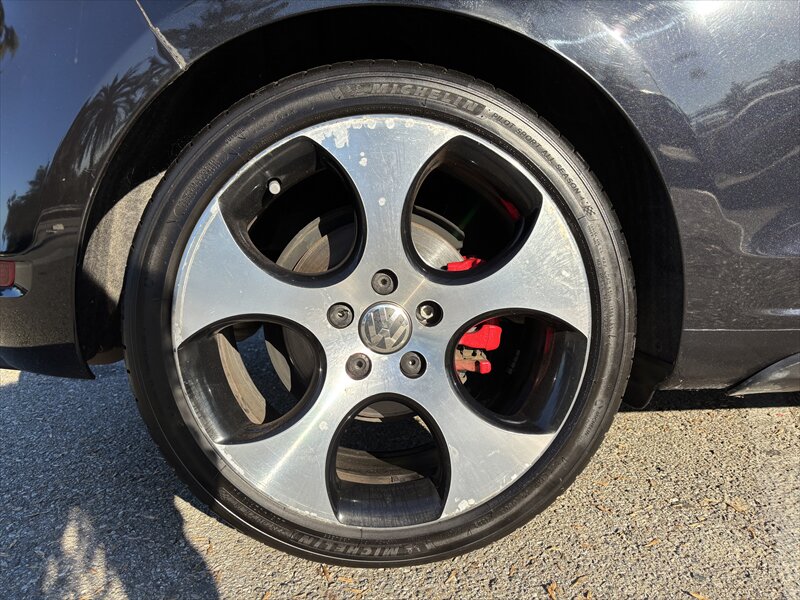 2013 Volkswagen GTI Base PZEV - Photo 16 - Fullerton, CA 92833-4276