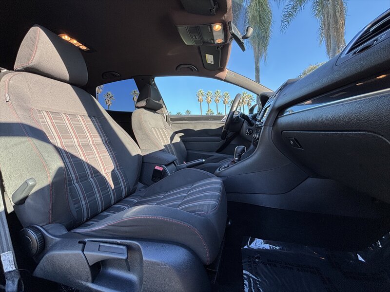 2013 Volkswagen GTI Base PZEV - Photo 21 - Fullerton, CA 92833-4276