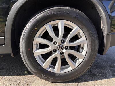 2018 Nissan Rogue SV   - Photo 15 - Fullerton, CA 92833-4276