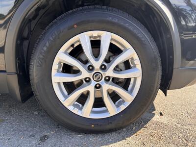 2018 Nissan Rogue SV   - Photo 14 - Fullerton, CA 92833-4276