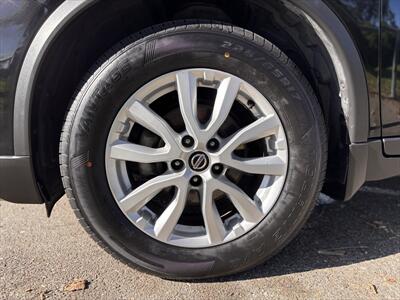 2018 Nissan Rogue SV   - Photo 12 - Fullerton, CA 92833-4276