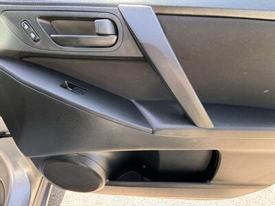 2011 Mazda Mazda3 i Sport   - Photo 25 - Fullerton, CA 92833-4276
