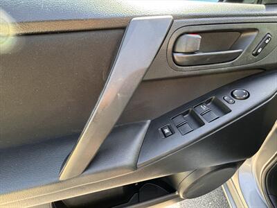 2011 Mazda Mazda3 i Sport   - Photo 24 - Fullerton, CA 92833-4276