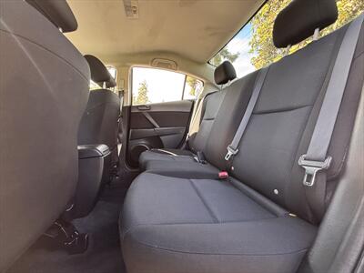 2011 Mazda Mazda3 i Sport   - Photo 19 - Fullerton, CA 92833-4276