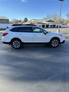 2017 Subaru Outback 3.6R Limited - Photo 4 - Midvale, UT 84047