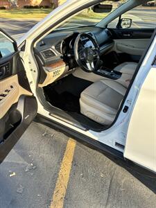 2017 Subaru Outback 3.6R Limited - Photo 9 - Midvale, UT 84047
