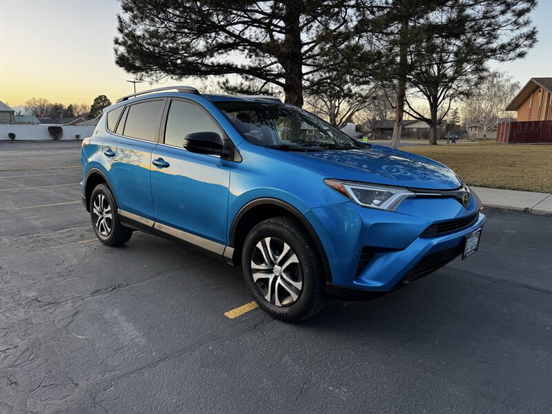 2017 Toyota RAV4 LE