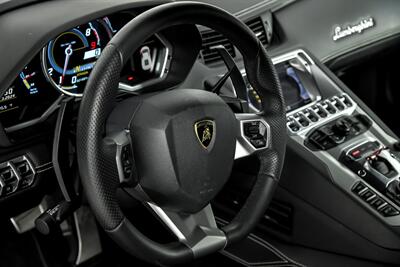 2015 Lamborghini Aventador LP 700-4   - Photo 25 - Joliet, IL 60435