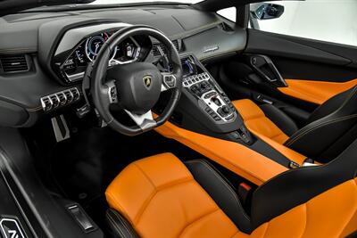 2015 Lamborghini Aventador LP 700-4 ROADSTER!   - Photo 20 - Joliet, IL 60435