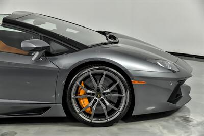 2015 Lamborghini Aventador LP 700-4 ROADSTER!   - Photo 16 - Joliet, IL 60435