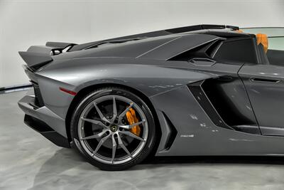 2015 Lamborghini Aventador LP 700-4 ROADSTER!   - Photo 14 - Joliet, IL 60435