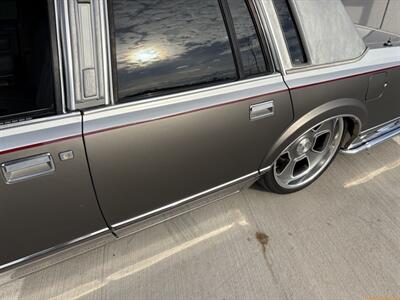1988 Lincoln Town Car Cartier - Photo 16 - Statesville, NC 28677