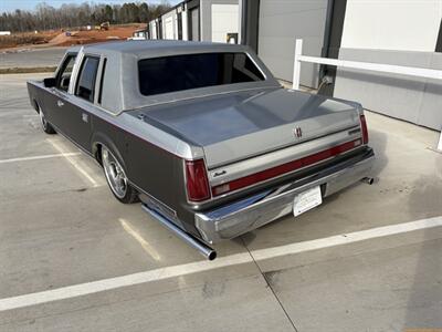 1988 Lincoln Town Car Cartier - Photo 3 - Statesville, NC 28677