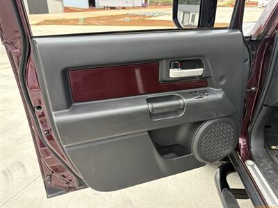 2007 Toyota FJ Cruiser Convertible   - Photo 58 - Statesville, NC 28677