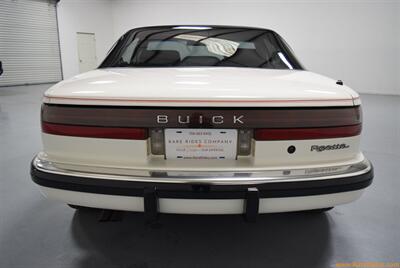 1990 Buick Reatta   - Photo 17 - Mooresville, NC 28117