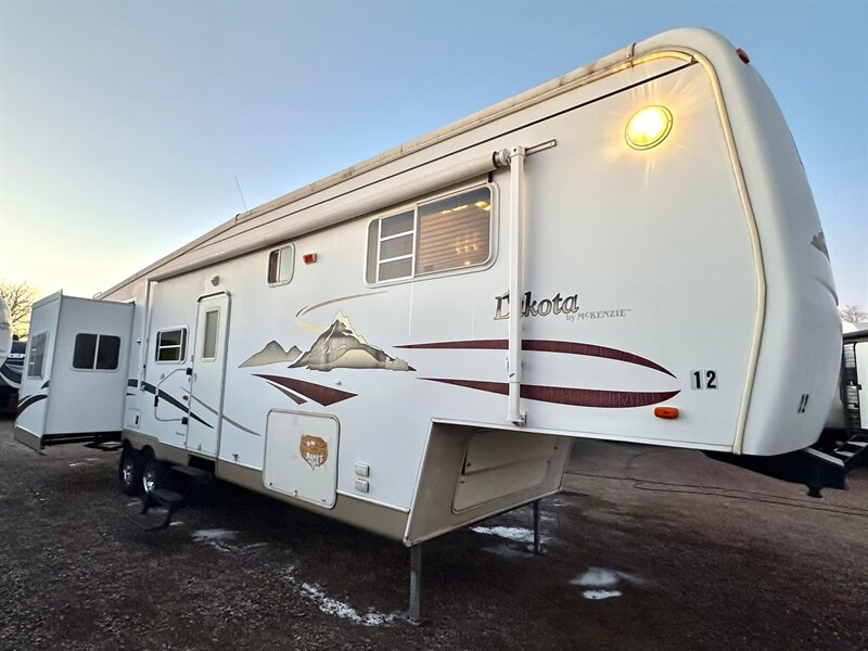 2005 McKenzie Lakota   - Photo 1 - Albuquerque, NM 87105