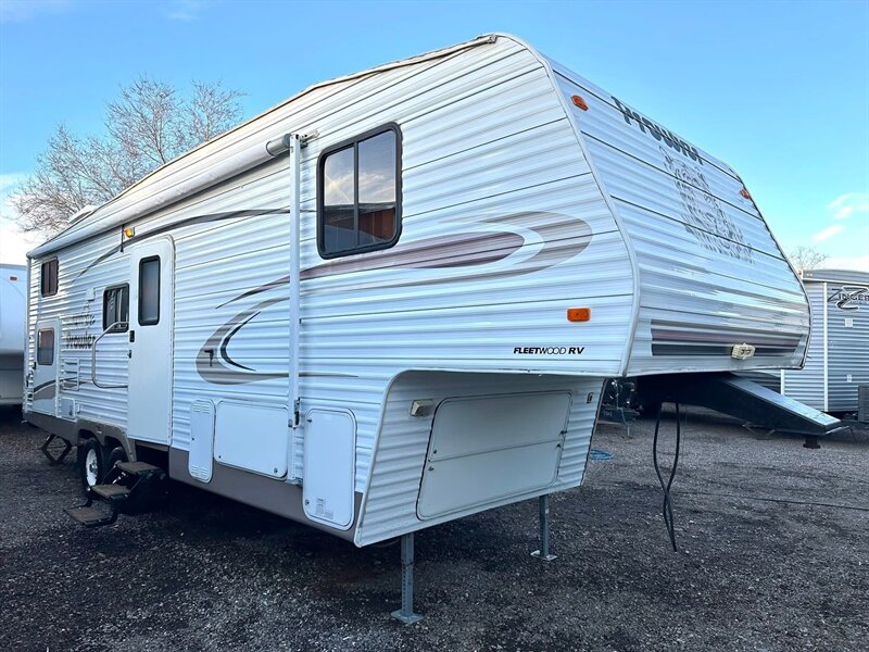 2004 Fleetwood Prowler   - Photo 1 - Albuquerque, NM 87105