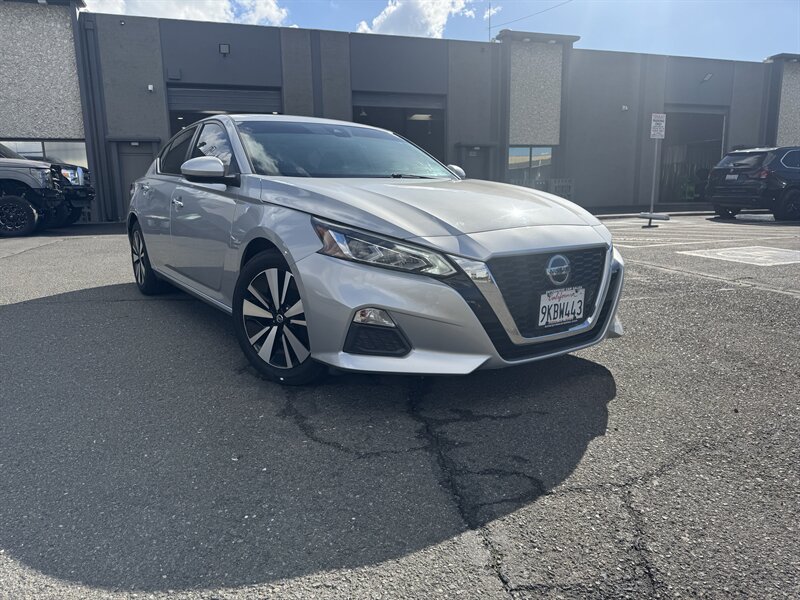 2021 Nissan Altima 2.5 SV  