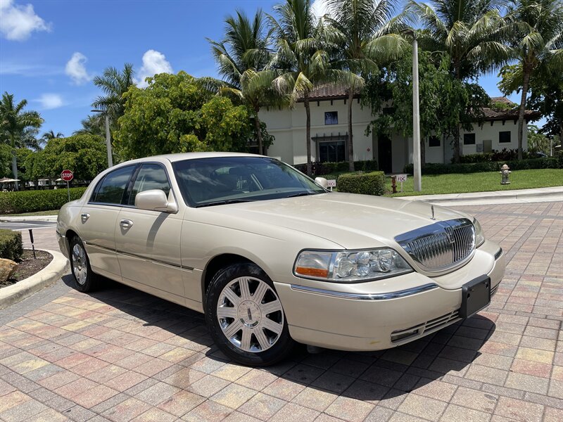 2003 Lincoln Town Car Cartier   - Photo 1 - Pompano Beach, FL 33069