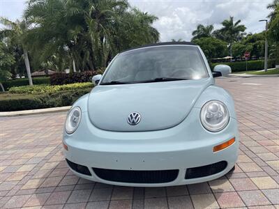 2010 Volkswagen New Beetle Convertible SE  CONVERTIBLE - Photo 11 - Pompano Beach, FL 33069