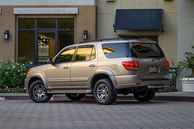 2005 Toyota Sequoia SR5   - Photo 10 - Van Nuys, CA 91402