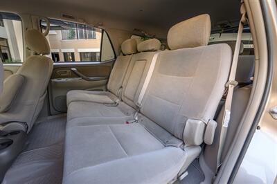 2005 Toyota Sequoia SR5   - Photo 86 - Van Nuys, CA 91402