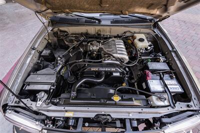 2002 Toyota 4Runner SR5   - Photo 27 - Van Nuys, CA 91402