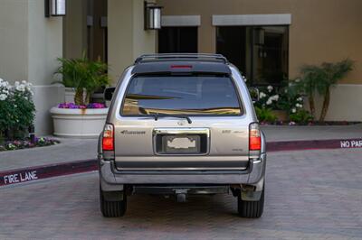2002 Toyota 4Runner SR5   - Photo 15 - Van Nuys, CA 91402