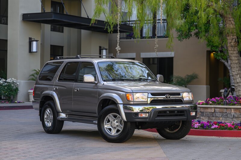 2002 Toyota 4Runner SR5   - Photo 1 - Van Nuys, CA 91402