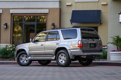2002 Toyota 4Runner SR5   - Photo 9 - Van Nuys, CA 91402