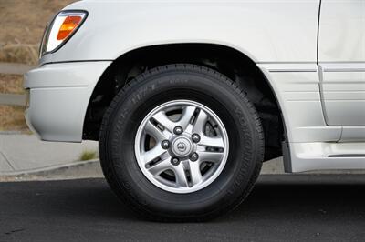 2000 Lexus LX 470 - Photo 15 - Van Nuys, CA 91402