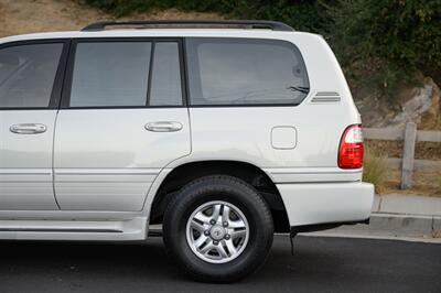 2000 Lexus LX 470 - Photo 12 - Van Nuys, CA 91402