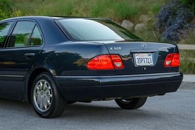 1997 Mercedes-Benz E 320  [ SOLD on Bring A Trailer ] - Photo 25 - Van Nuys, CA 91402