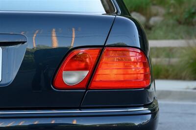 1997 Mercedes-Benz E 320  [ SOLD on Bring A Trailer ] - Photo 29 - Van Nuys, CA 91402