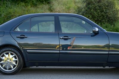 1997 Mercedes-Benz E 320  [ SOLD on Bring A Trailer ] - Photo 45 - Van Nuys, CA 91402