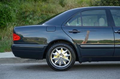 1997 Mercedes-Benz E 320  [ SOLD on Bring A Trailer ] - Photo 46 - Van Nuys, CA 91402