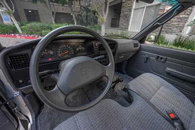 1992 Toyota Pickup Deluxe   - Photo 47 - Van Nuys, CA 91402