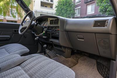 1992 Toyota Pickup Deluxe   - Photo 53 - Van Nuys, CA 91402