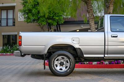 1992 Toyota Pickup Deluxe   - Photo 23 - Van Nuys, CA 91402