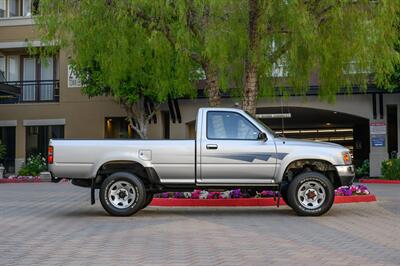 1992 Toyota Pickup Deluxe   - Photo 22 - Van Nuys, CA 91402