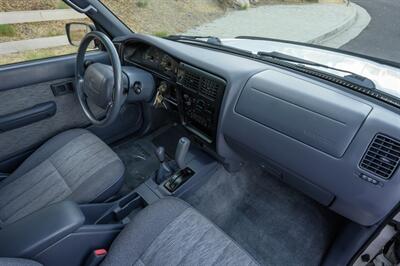 1999 Toyota Tacoma SR5 V6 - Photo 23 - Van Nuys, CA 91402