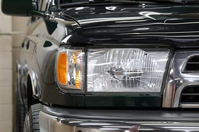 2000 Toyota 4Runner SR5  *** SALE PENDING*** - Photo 15 - Van Nuys, CA 91402