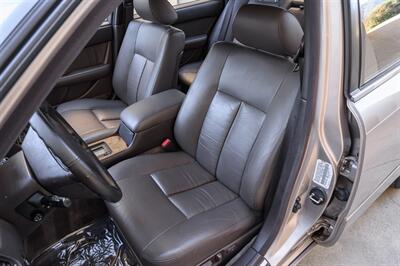 1994 Lexus LS 400   - Photo 28 - Van Nuys, CA 91402