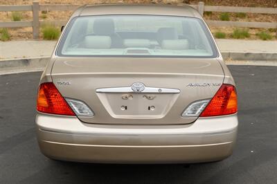 2002 Toyota Avalon XLS   - Photo 19 - Van Nuys, CA 91402