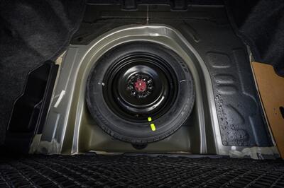 2002 Toyota Avalon XLS   - Photo 84 - Van Nuys, CA 91402