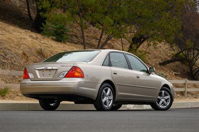 2002 Toyota Avalon XLS   - Photo 8 - Van Nuys, CA 91402