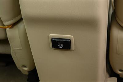 2002 Toyota Avalon XLS   - Photo 49 - Van Nuys, CA 91402