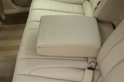 2002 Toyota Avalon XLS   - Photo 67 - Van Nuys, CA 91402